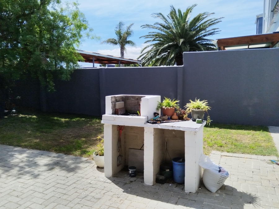 2 Bedroom Property for Sale in Admirals Park Western Cape